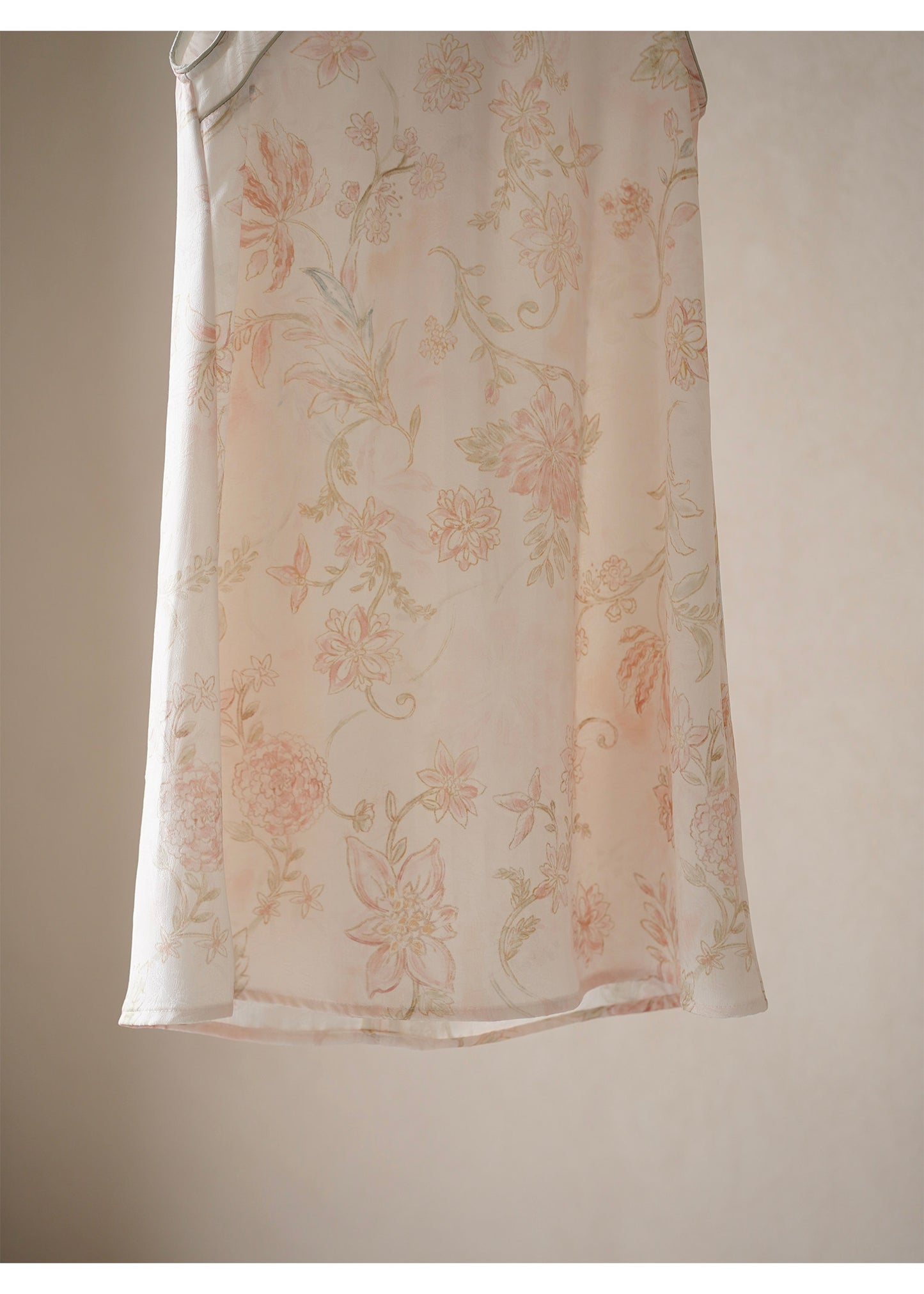 Manna Whisper Bloom Sleeveless Qipao Dress