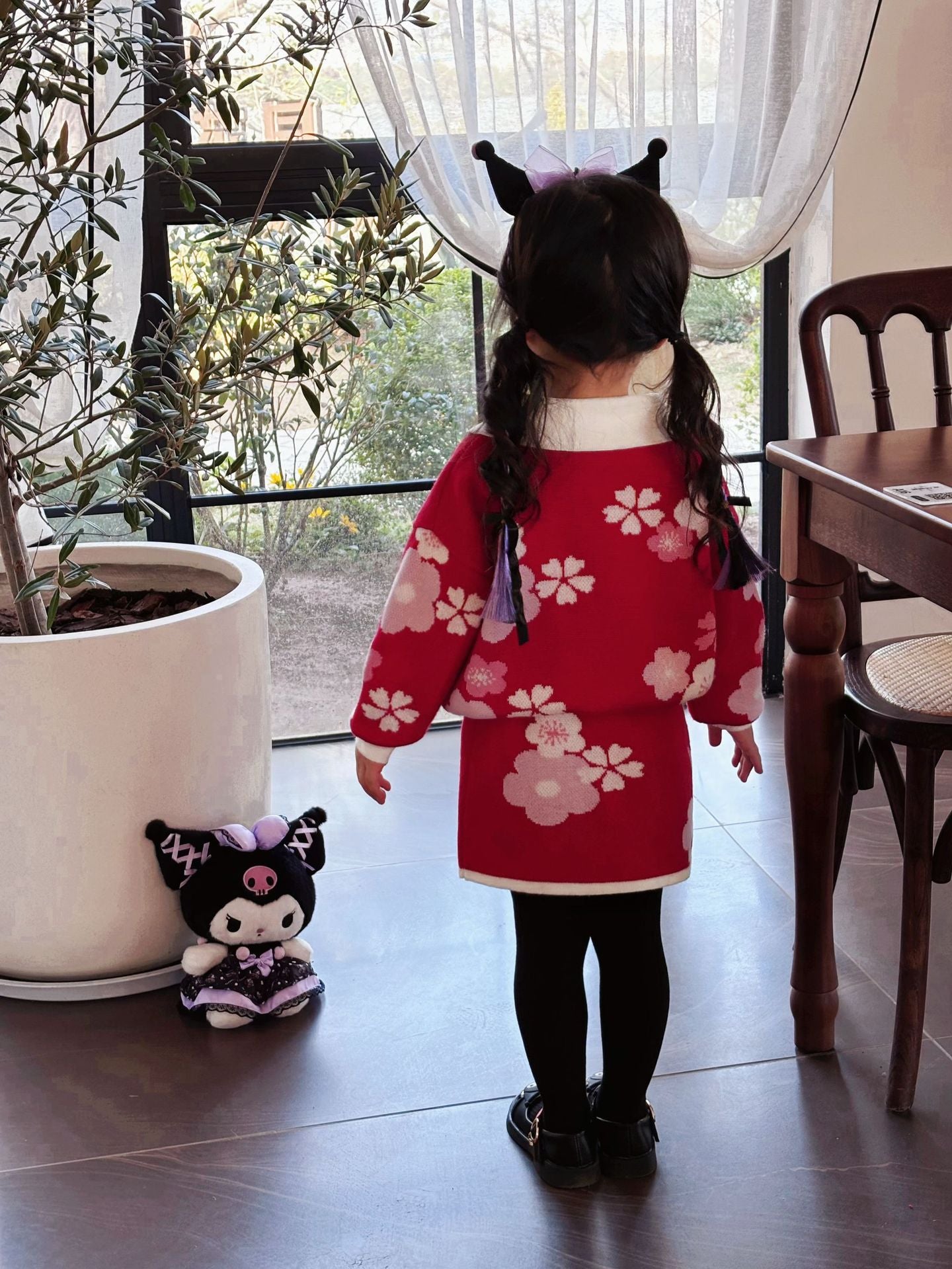Coffret de jeu Cherry Blossom Kuromi : ensemble pull et jupe rouges