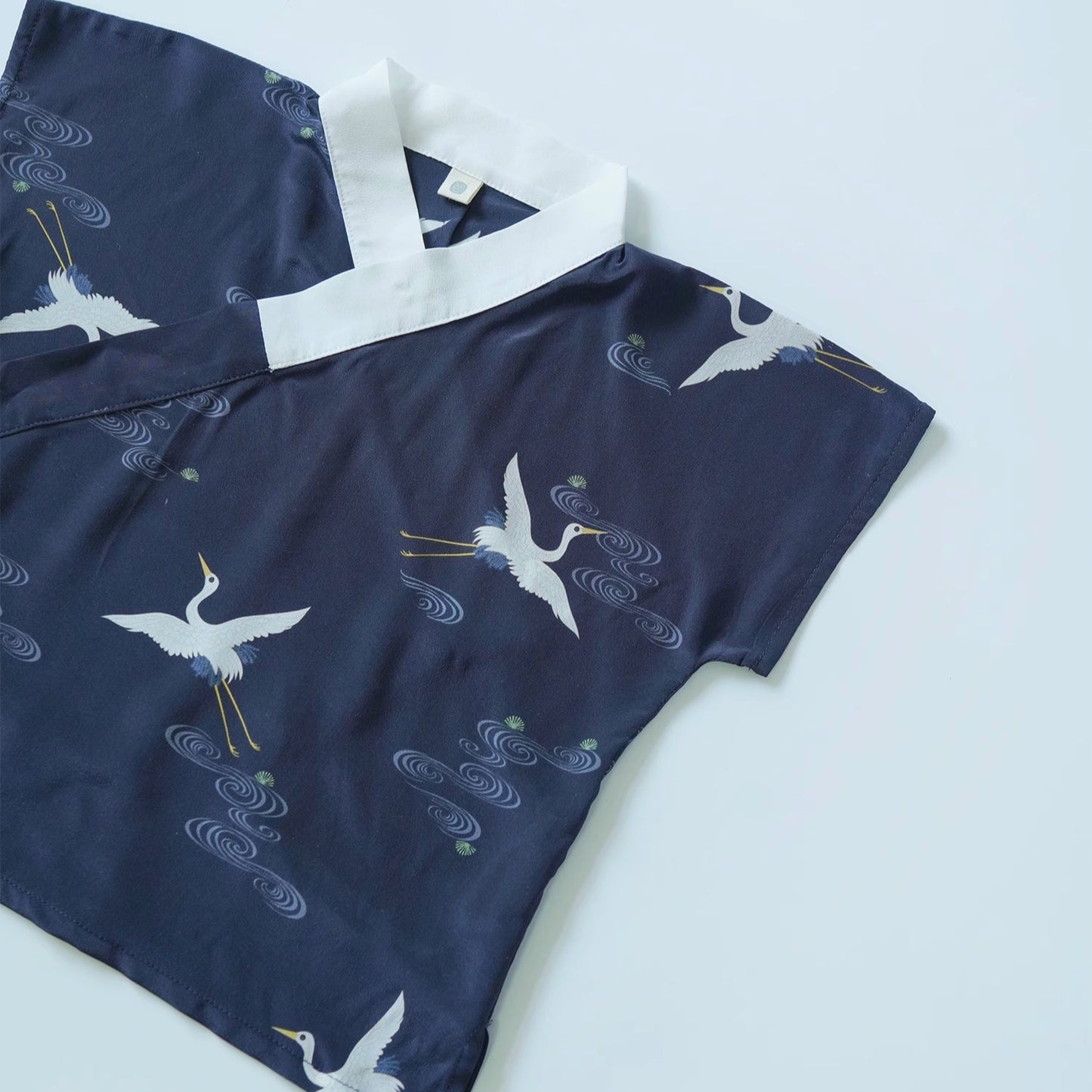 Haut en soie véritable avec motif grue MaNa