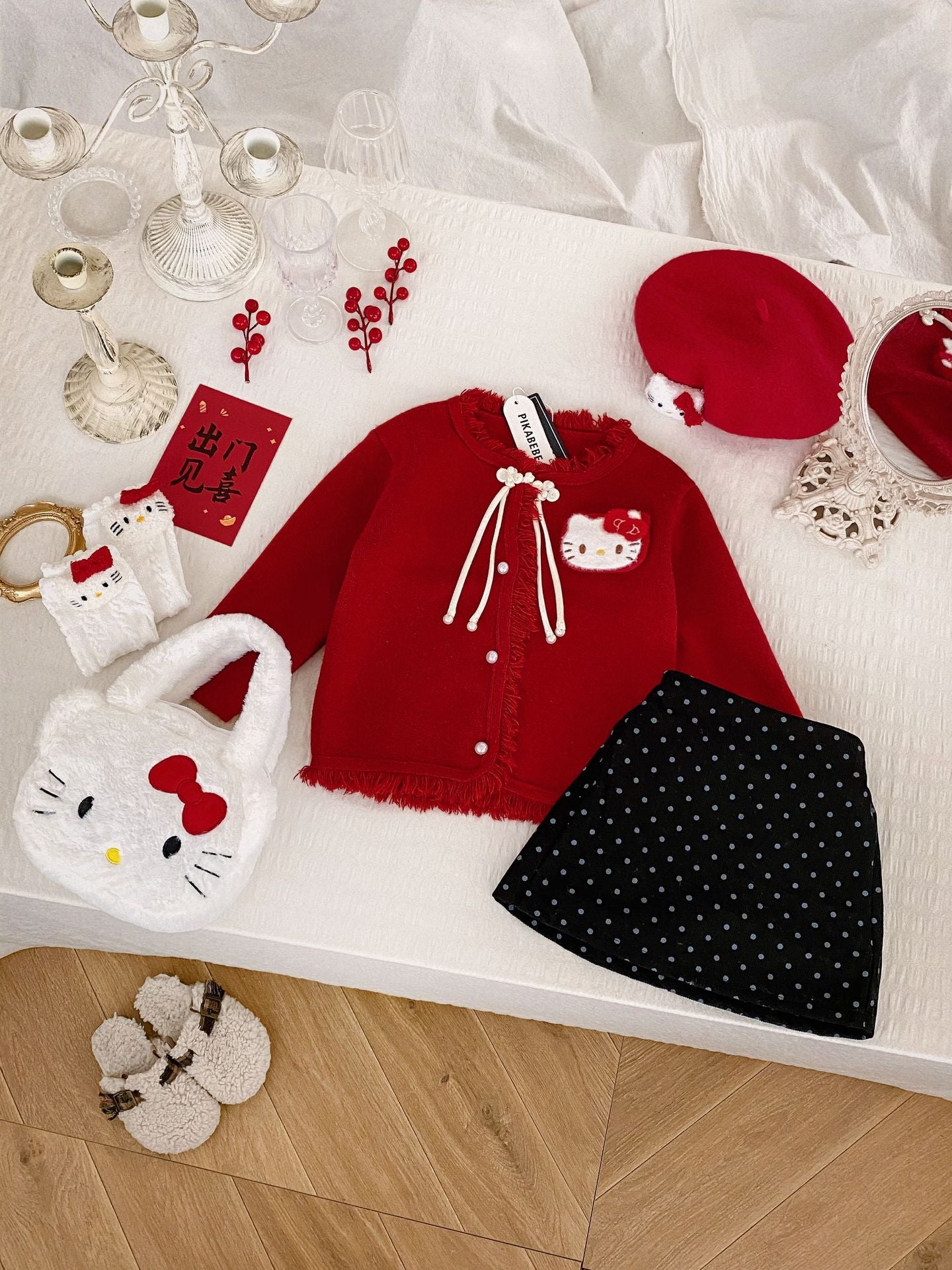 Pull à capuche confortable à franges Hello Kitty en rouge