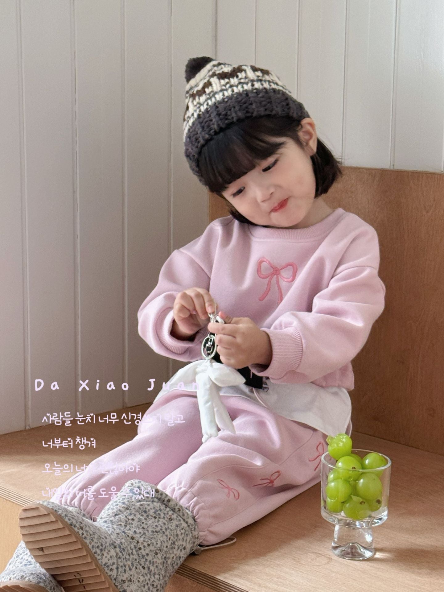 DXJ Girls' Bowknot Sweatshirt & Sweatpants Set