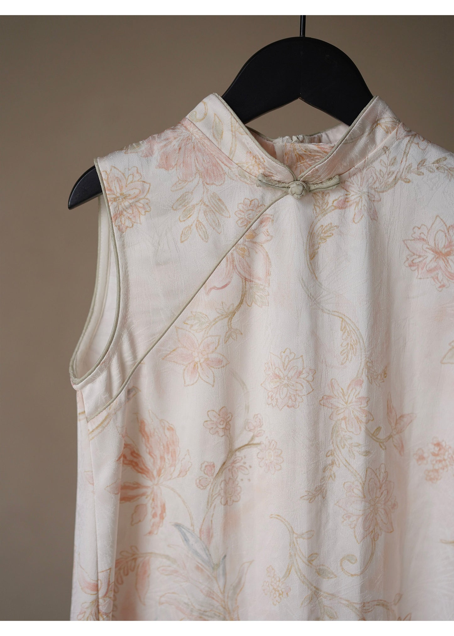 Manna Whisper Bloom Sleeveless Qipao Dress
