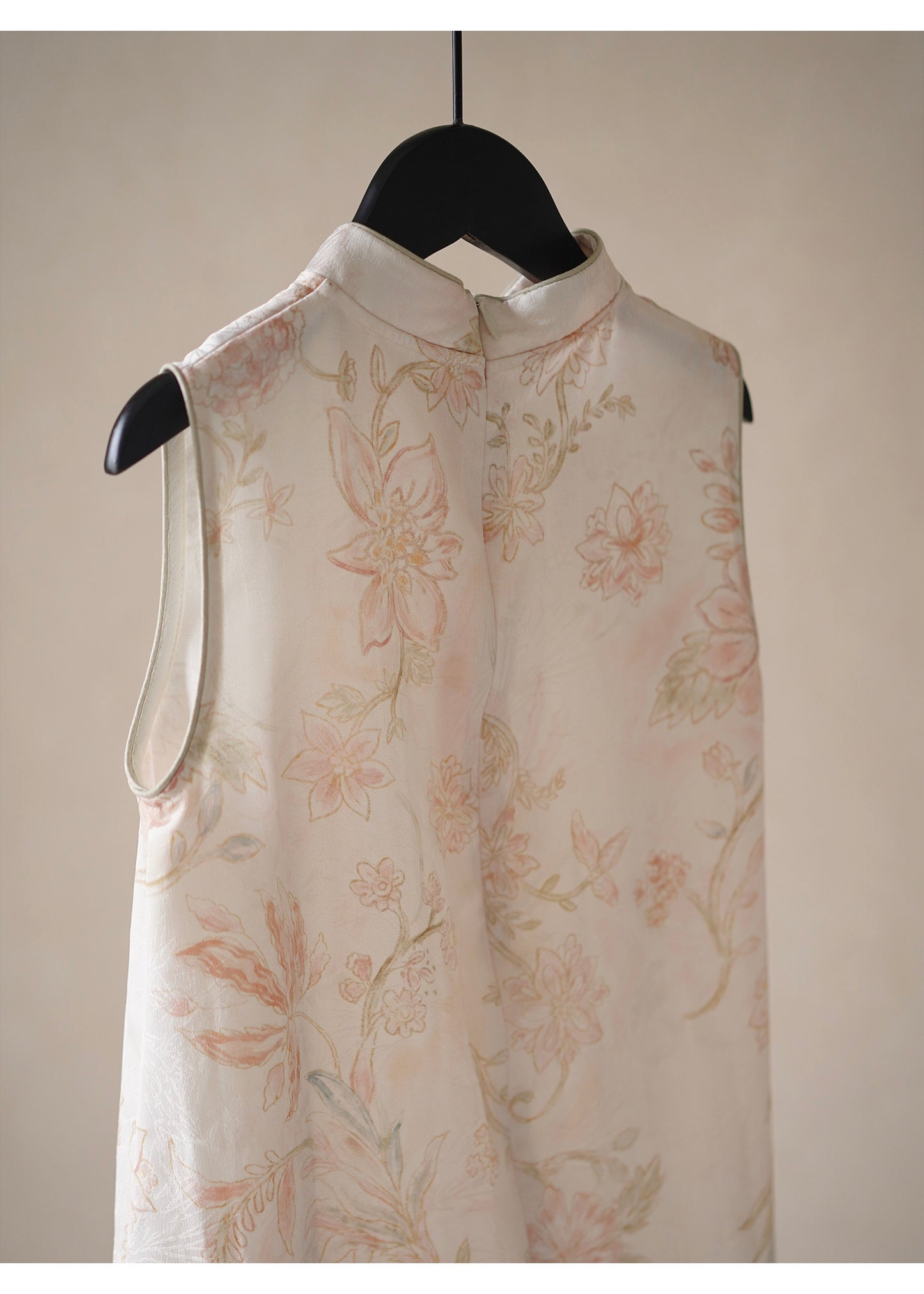 Manna Whisper Bloom Sleeveless Qipao Dress