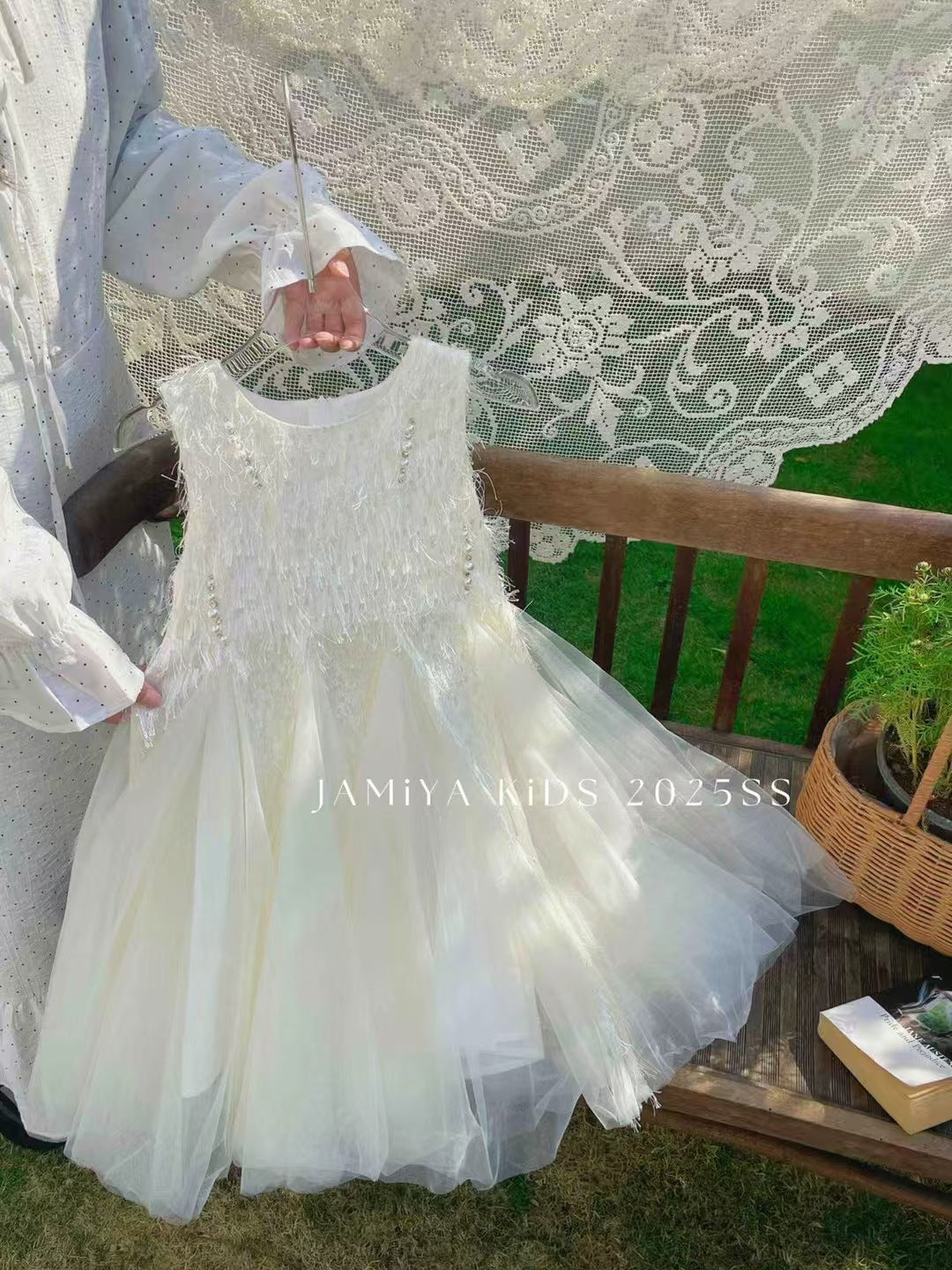 Jamiya Grils' Enchanted Pearl Feather Princess Dress (100-150/3y-12y)