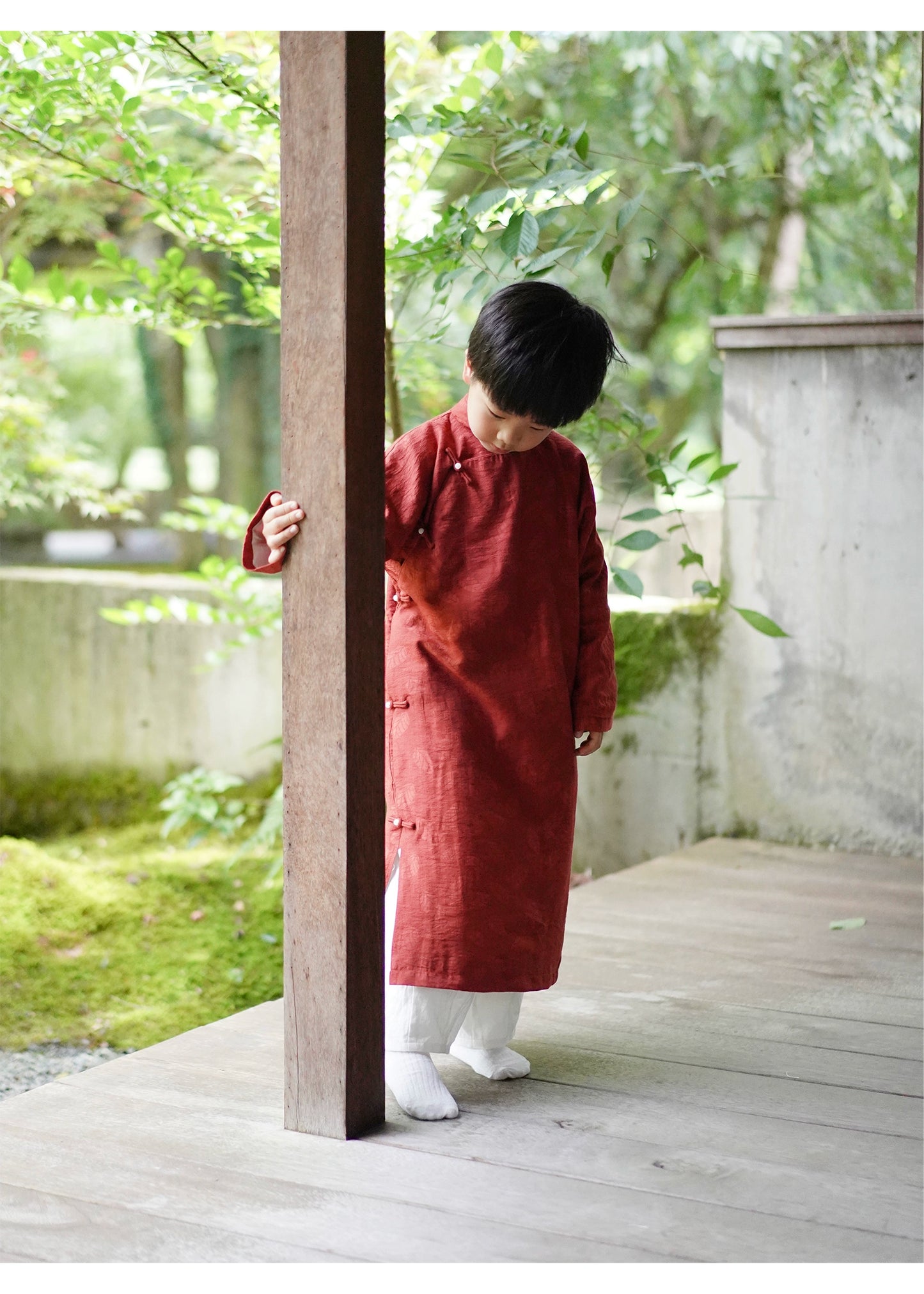 MaNa kids' Traditional Red Vintage Leaf Elegance: Changshan