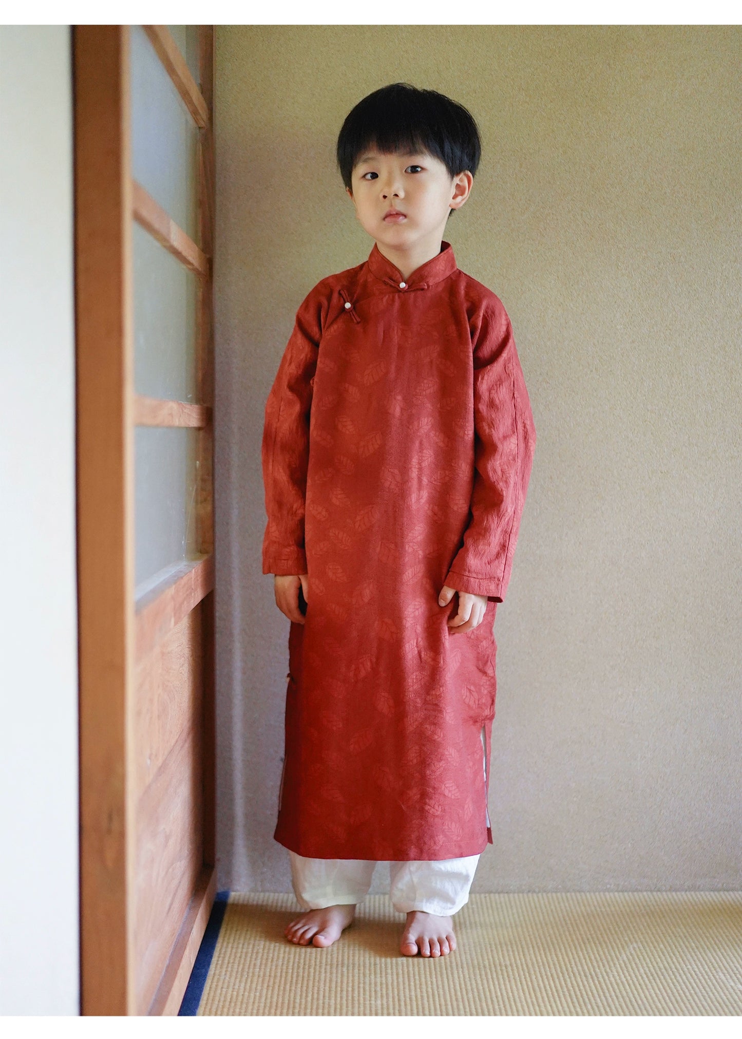 MaNa kids' Traditional Red Vintage Leaf Elegance: Changshan