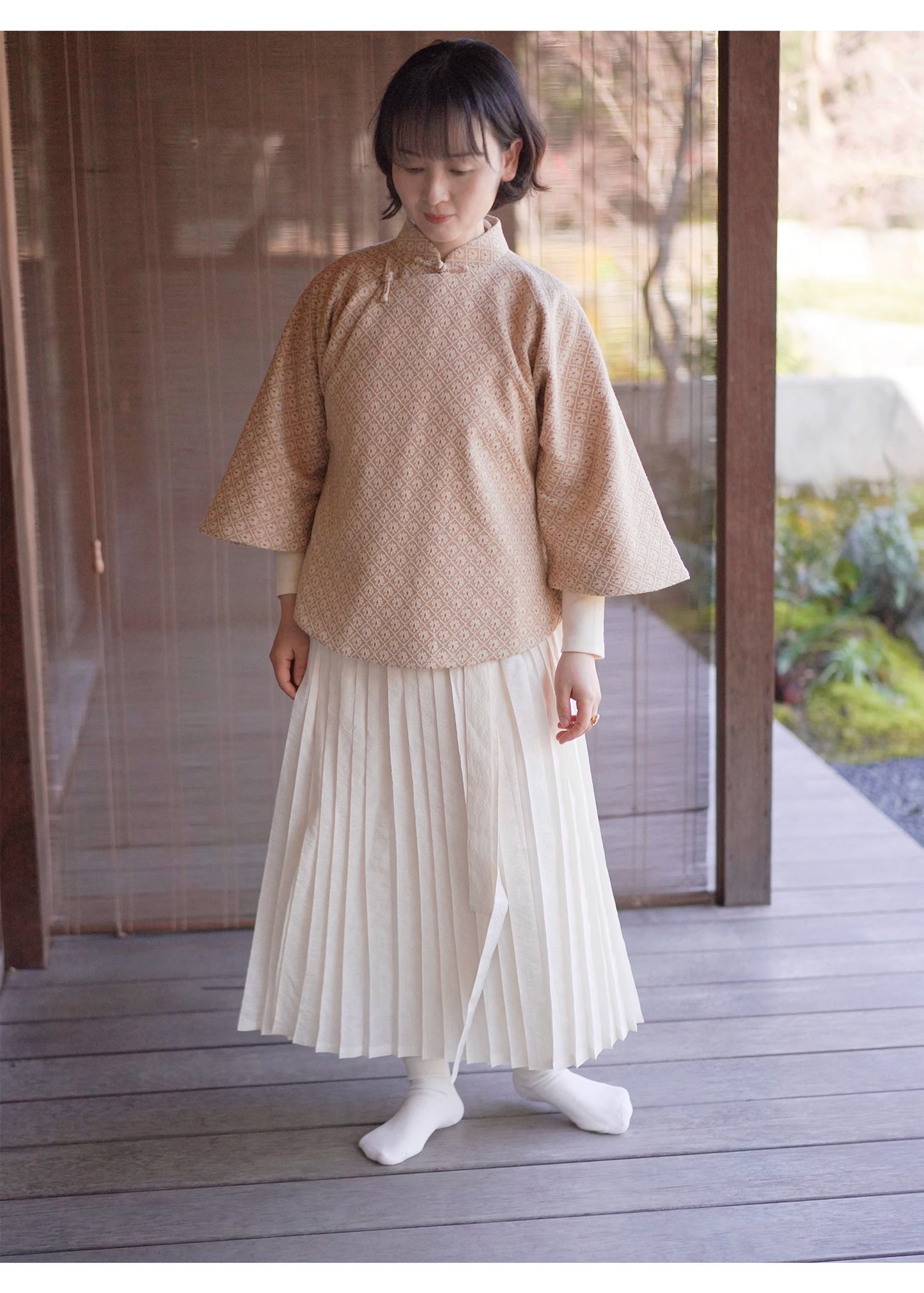 Mana Ladies White Graceful Elegance Mamian Skirt