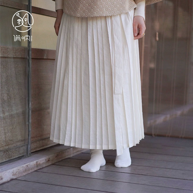 Mana Ladies White Graceful Elegance Mamian Skirt